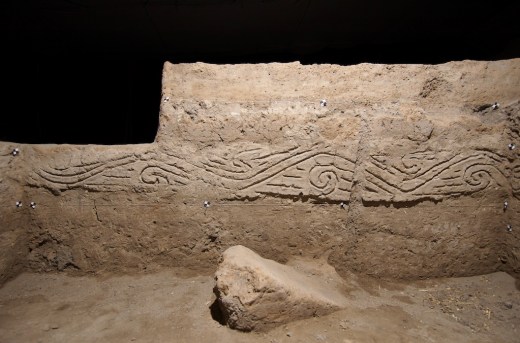 Neolithic incised relief with spiral decoration (mud plaster)
